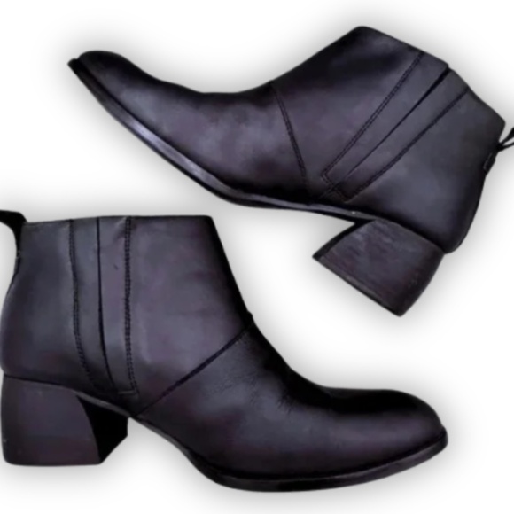 TOMS Matte Leather Nubuck Ankle Boots Black Size 8 2" Block Heel Classic Slip On - Picture 1 of 9